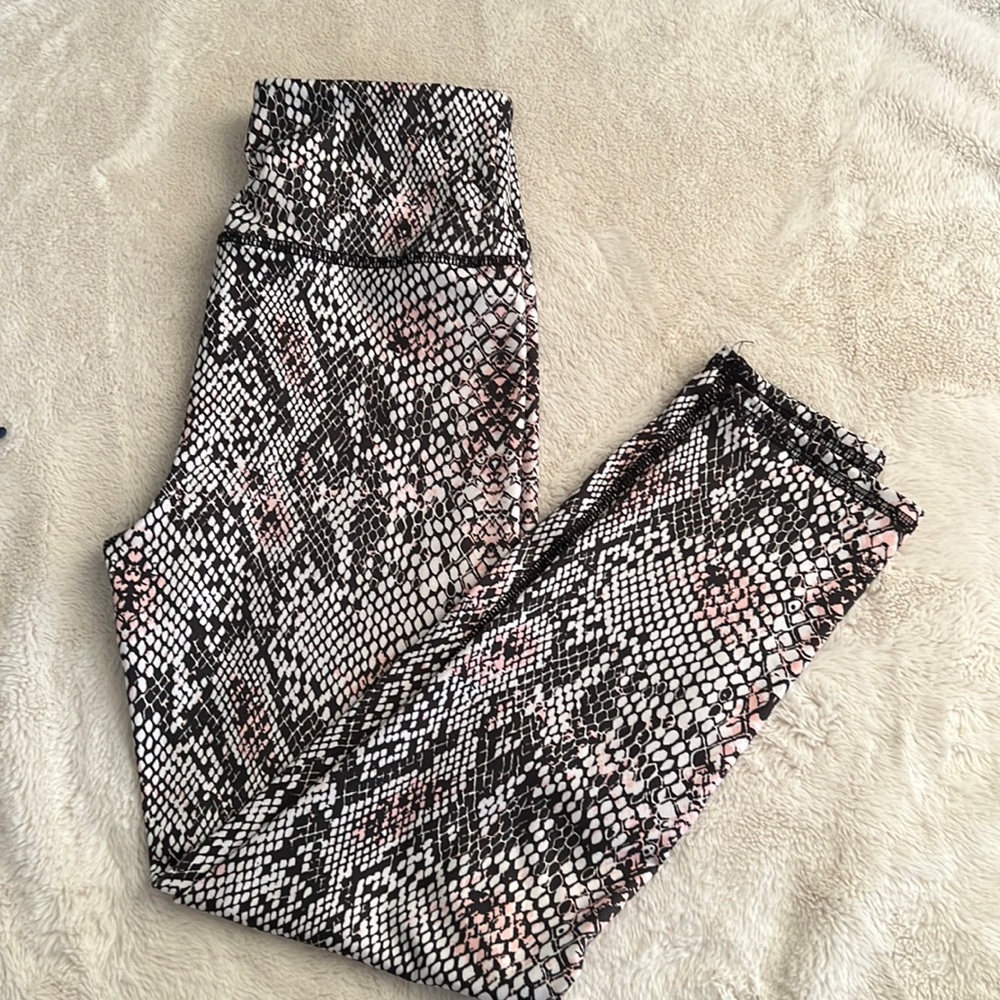 Evolution and creation leggings size M.‎